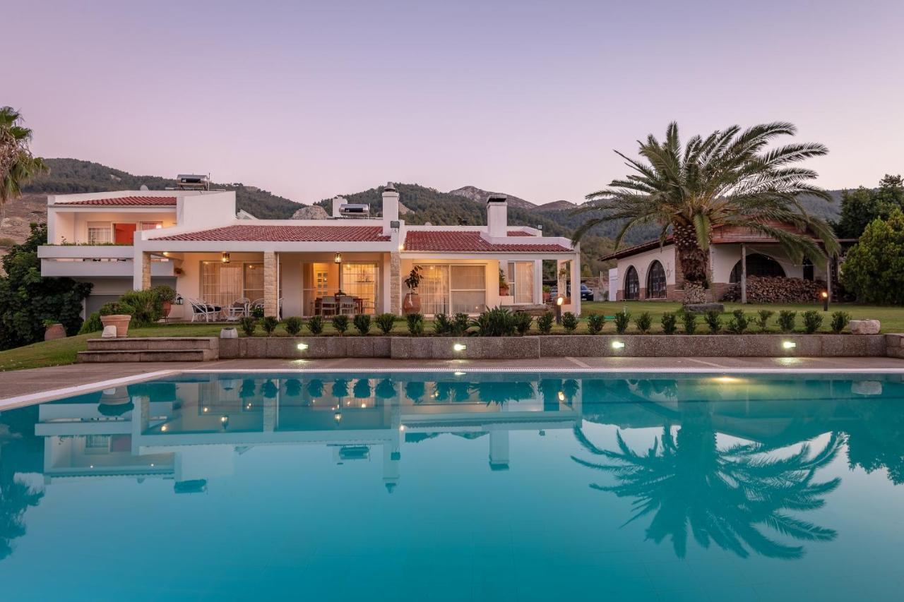 Villa Valasia คอสทาวน์ ภายนอก รูปภาพ
